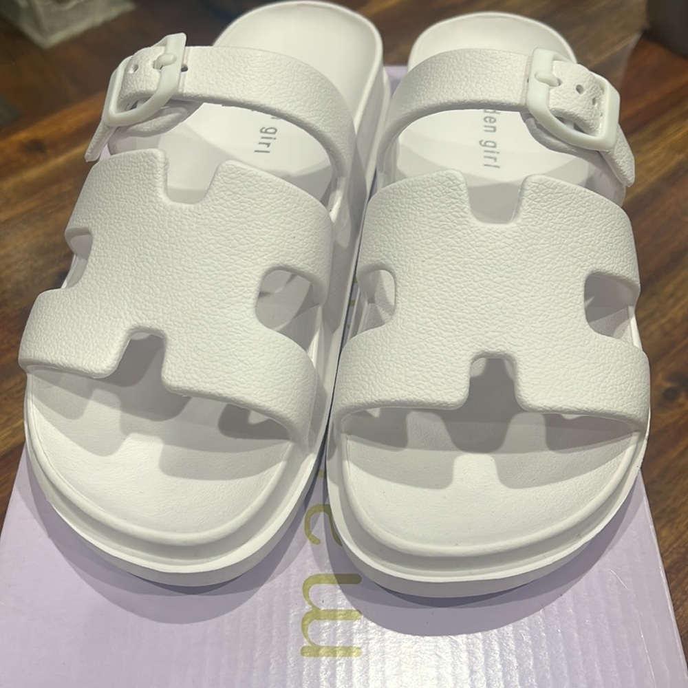 Steve Madden White Sandals